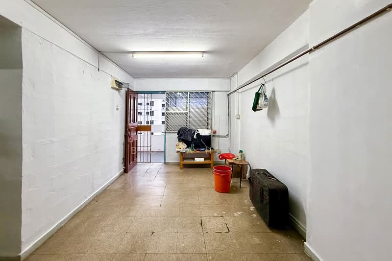 15 Telok Blangah Crescent HDB Flat For Sale at S$ 380,000 | PropertyGuru Singapore - Living Room