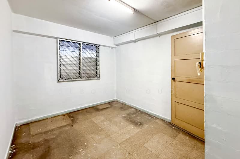 15 Telok Blangah Crescent HDB Flat For Sale at S$ 380,000 | PropertyGuru Singapore - Bedroom 1