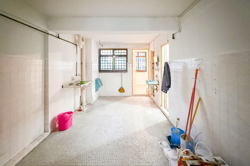 15 Telok Blangah Crescent HDB Flat For Sale at S$ 380,000 | PropertyGuru Singapore - Kitchen