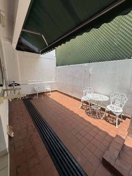 Lorong Gambir, Lorong Gambir, Room Rental, 180 sqft, Terraced House For Rent, by Valerie Jin, 500090562 - Yard - PropertyGuru.com.sg