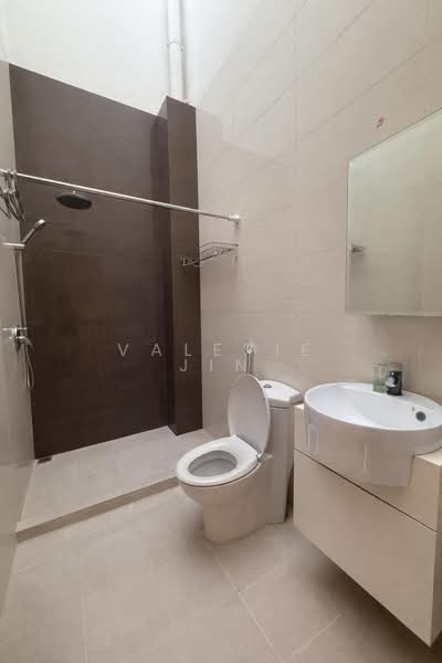 Lorong Gambir, Lorong Gambir, Room Rental, 180 sqft, Terraced House For Rent, by Valerie Jin, 500090562 - Common bathroom - PropertyGuru.com.sg