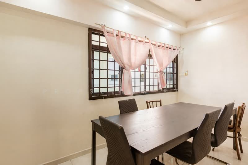 786D Woodlands Drive 60 HDB Flat For Sale at S$ 630,000 | PropertyGuru Singapore - Dining Room