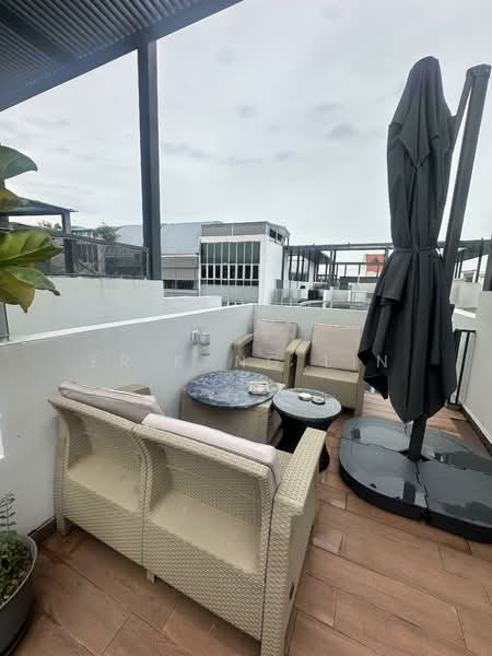 Suites 28, 28 Lorong 30 Geylang, 1 Bedroom, 930 sqft, Apartment For Rent, by Er Kang Lin, 500090575 - Balcony - PropertyGuru.com.sg