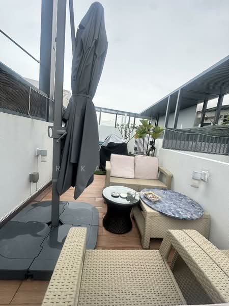 Suites 28, 28 Lorong 30 Geylang, 1 Bedroom, 930 sqft, Apartment For Rent, by Er Kang Lin, 500090575 - Balcony - PropertyGuru.com.sg