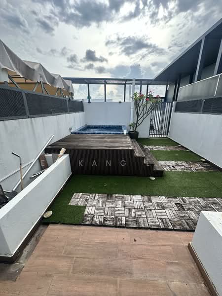 Suites 28, 28 Lorong 30 Geylang, 1 Bedroom, 930 sqft, Apartment For Rent, by Er Kang Lin, 500090575 - Roof - PropertyGuru.com.sg
