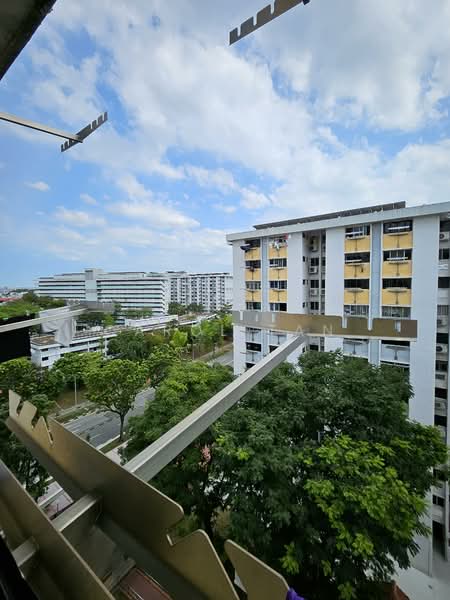 443 Ang Mo Kio Avenue 10 HDB Flat For Sale at S$ 488,000 | PropertyGuru Singapore - Kitchen view