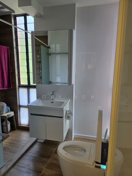 Loyang Valley Condominium For Sale at S$ 1,880,000 | PropertyGuru Singapore - Bathroom