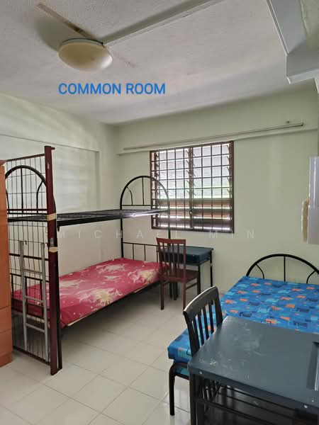 252 Bukit Batok East Avenue 5 HDB Flat For Sale at S$ 418,000 | PropertyGuru Singapore - Bedroom
