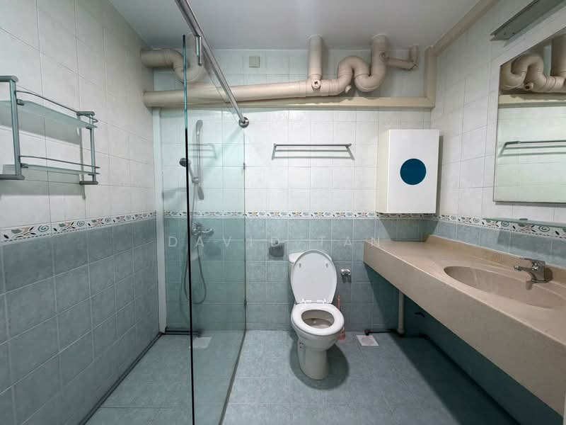 186 Punggol Central, 186 Punggol Central, 4 Bedrooms, 1,378 sqft, HDB Flat For Sale, by David Tan, 500090621 - Bathroom - PropertyGuru.com.sg