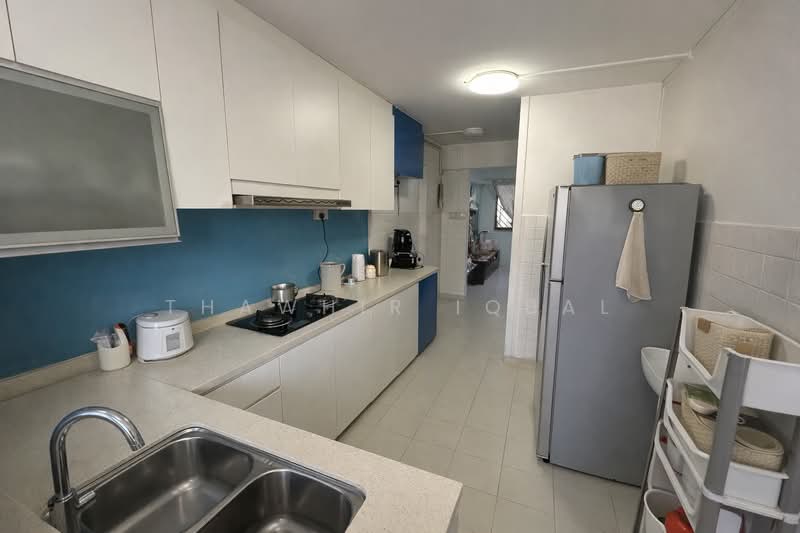 395 Yishun Ring Road HDB Flat For Sale at S$ 525,000 | PropertyGuru Singapore - Kitchen