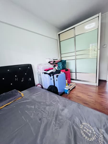 224 Bukit Batok Street 21 HDB Flat For Sale at S$ 558,000 | PropertyGuru Singapore - Bedroom