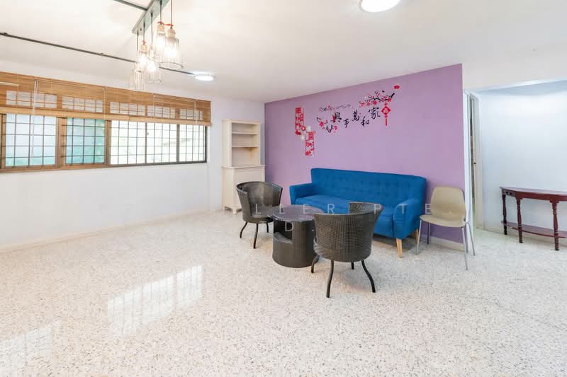 15 Hougang Avenue 3 HDB Flat For Sale at S$ 440,000 | PropertyGuru Singapore - Living Room