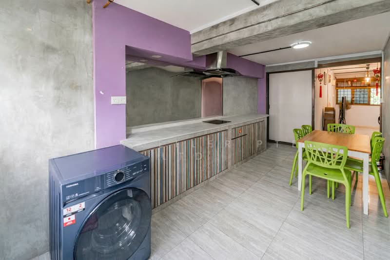 15 Hougang Avenue 3 HDB Flat For Sale at S$ 440,000 | PropertyGuru Singapore - Kitchen