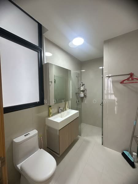 Hillion Residences Apartment For Sale at S$ 880,000 | PropertyGuru Singapore - Bathroom