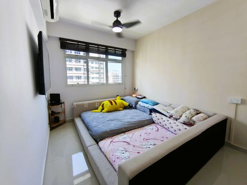 452A Bukit Batok West Avenue 6 HDB Flat For Sale at S$ 728,000 | PropertyGuru Singapore - Bedroom