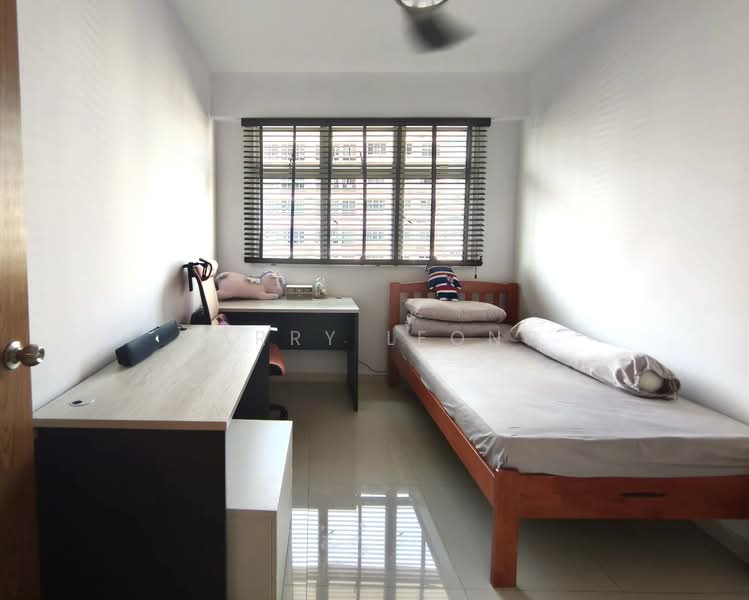 452A Bukit Batok West Avenue 6 HDB Flat For Sale at S$ 728,000 | PropertyGuru Singapore - Bedroom
