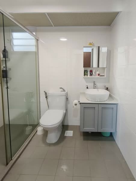 452A Bukit Batok West Avenue 6 HDB Flat For Sale at S$ 728,000 | PropertyGuru Singapore - Bathroom