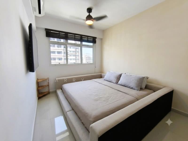 452A Bukit Batok West Avenue 6, 452A Bukit Batok West Avenue 6, 3 Bedrooms, 1,001 sqft, HDB Flat For Sale, by Larry Leong, 500090640 - Bedroom - PropertyGuru.com.sg
