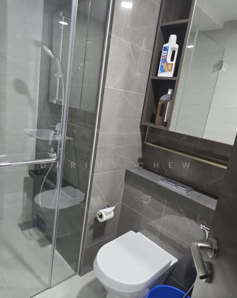 The Florence Residences, 91 Hougang Avenue 2, 2 Bedrooms, 667 sqft, Condominium For Rent, by Darius Chew, 500090647 - Bathroom - PropertyGuru.com.sg