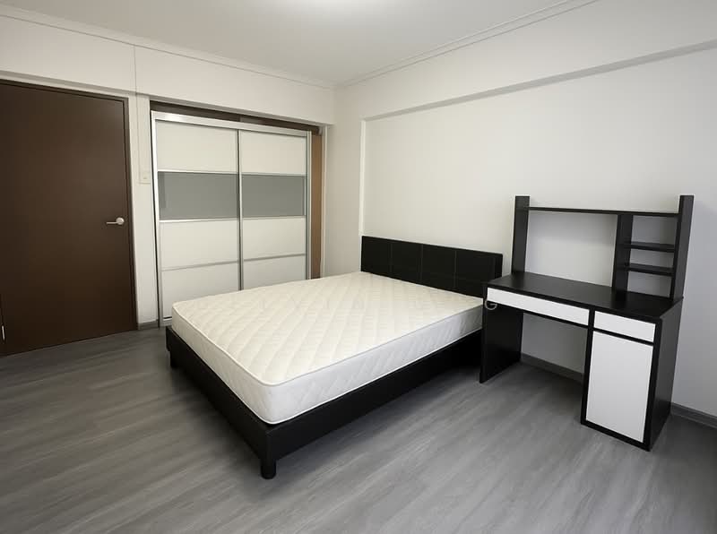 639 Yishun Street 61 HDB Flat For Sale at S$ 529,949 | PropertyGuru Singapore - Bedroom
