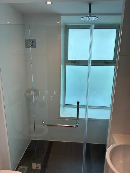 Parc Emily, 5 Mount Emily Road, 3 Bedrooms, 1,206 sqft, Condominium For Rent, by Ricky Neo Wee Hock, 500090650 - Bathroom - PropertyGuru.com.sg