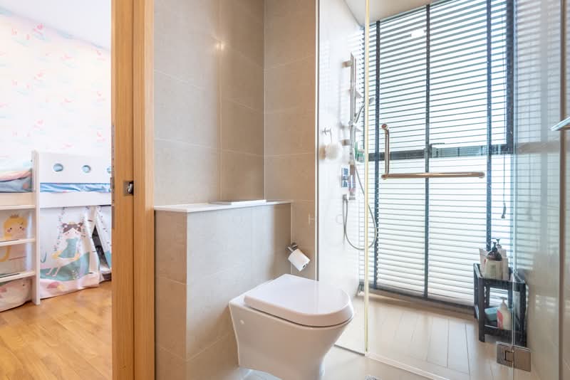 Commonwealth Towers Condominium For Sale at S$ 3,480,000 | PropertyGuru Singapore - Bathroom