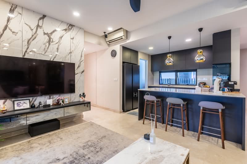 Commonwealth Towers Condominium For Sale at S$ 3,480,000 | PropertyGuru Singapore - Living Room
