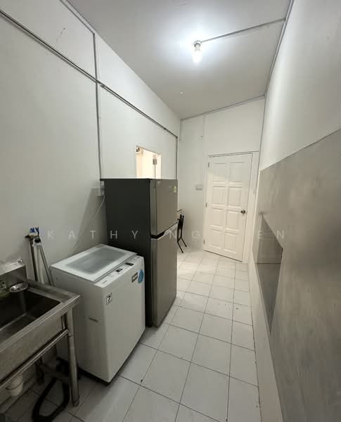 Sims 450 Centre, 450 Sims Avenue, Room Rental, 180 sqft, Walk-up Apartment For Rent, by Kathy Nguyen, 500090685 - Interior - PropertyGuru.com.sg