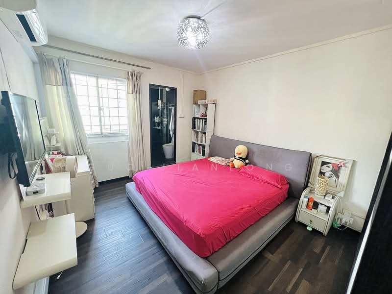 108 Gangsa Road HDB Flat For Sale at S$ 558,000 | PropertyGuru Singapore - Bedroom