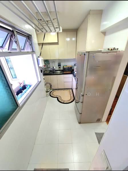 780B Woodlands Crescent HDB Flat For Sale at S$ 380,000 | PropertyGuru Singapore - Kitchen