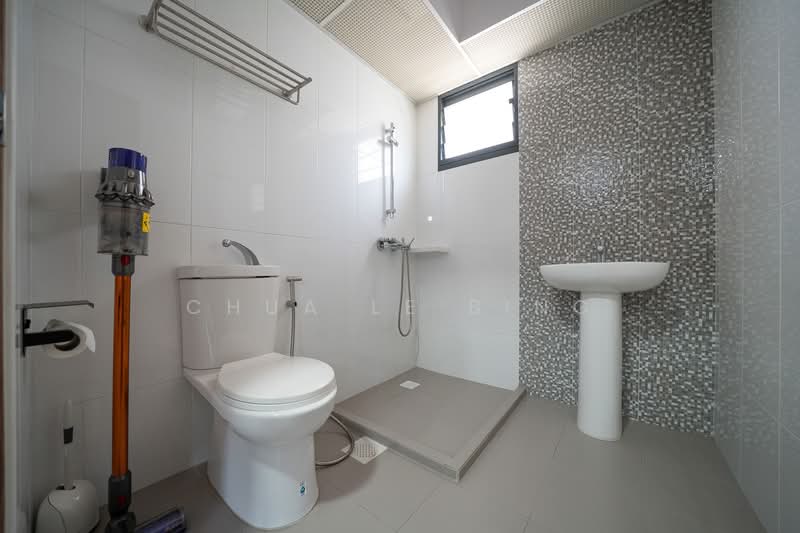 104A Bidadari Park Drive HDB Flat For Sale at S$ 780,000 | PropertyGuru Singapore - Bathroom