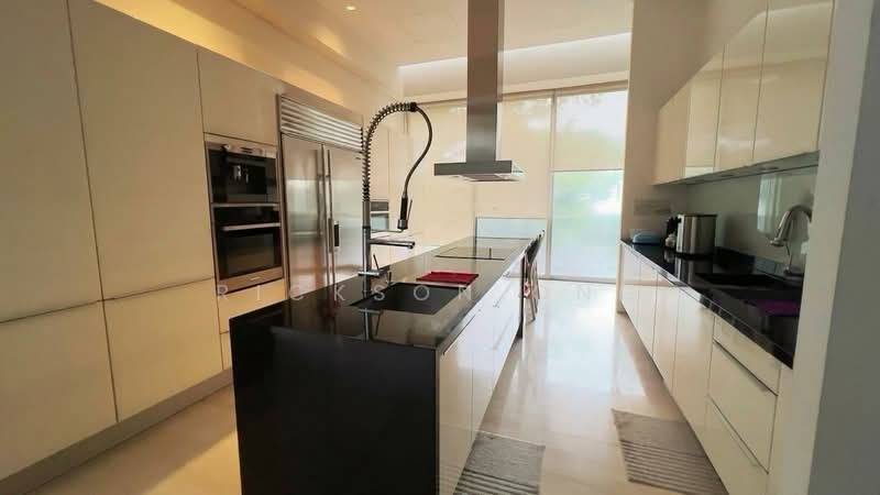 Bungalows at Caldecott Bungalow House For Sale at S$ 30,000,000 | PropertyGuru Singapore - Kitchen