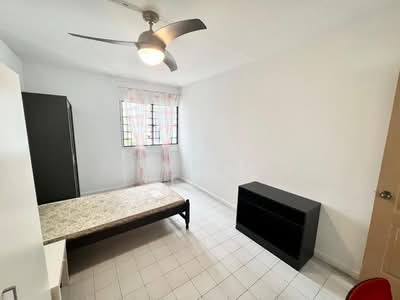 For Rent - 450 Tampines Street 42