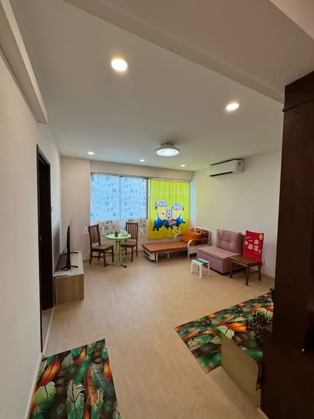 St Michael's Condo Condominium For Sale at S$ 1,490,000 | PropertyGuru Singapore - Living Room