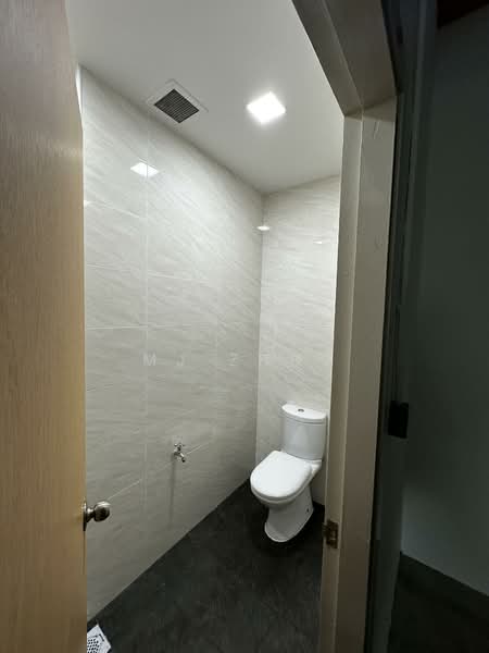 E-Centre @ Redhill, 3791 Jalan Bukit Merah, 2,863 sqft, Light Industrial (B1) For Sale, by MJ Zhuo, 500090737 - CommercialGuru.com.sg