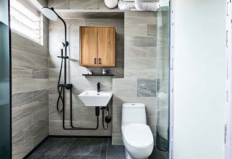 470 Pasir Ris Drive 6 HDB Flat For Sale at S$ 628,000 | PropertyGuru Singapore - Master Bathroom - Virtually Staged