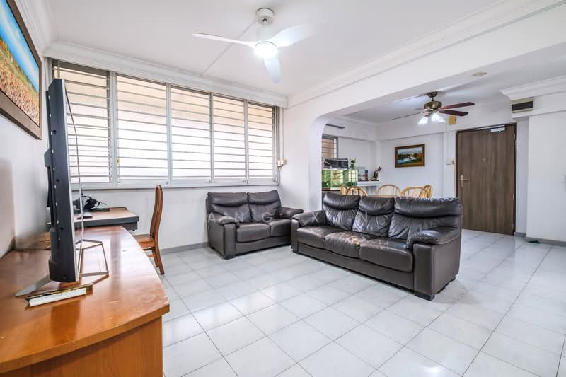 470 Pasir Ris Drive 6 HDB Flat For Sale at S$ 628,000 | PropertyGuru Singapore - Living Room