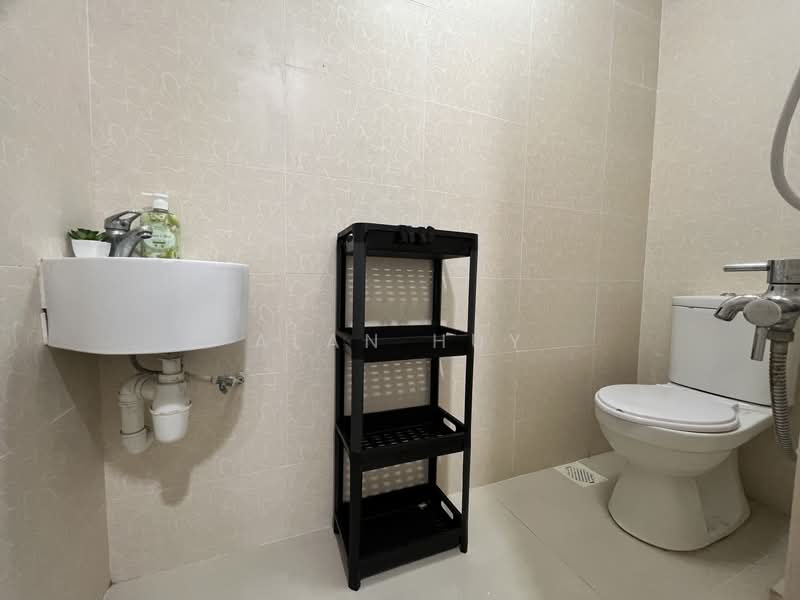 The Blossomvale, 900 Dunearn Road, Room Rental, 200 sqft, Condominium For Rent, by Alan Huy, 500090785 - Bathroom - PropertyGuru.com.sg