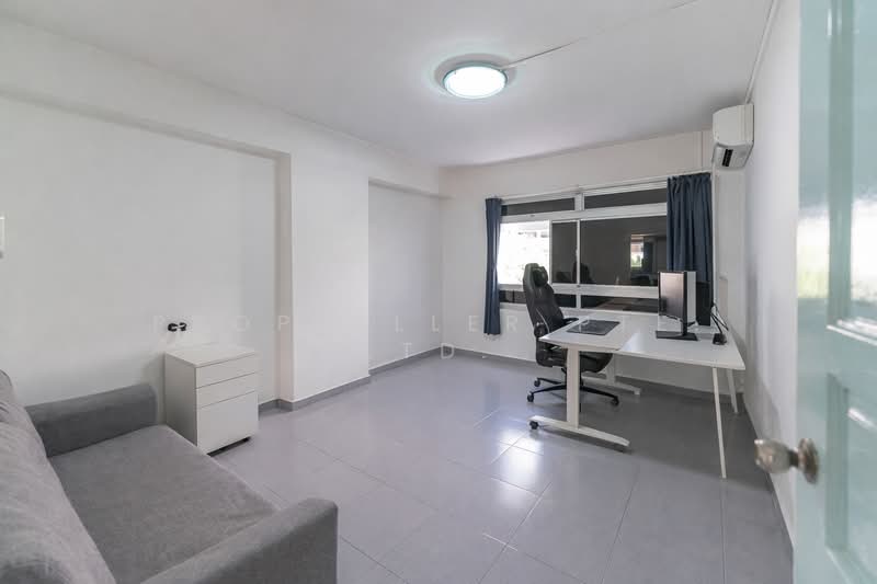 242 Pasir Ris Street 21 HDB Flat For Sale at S$ 840,000 | PropertyGuru Singapore - Study