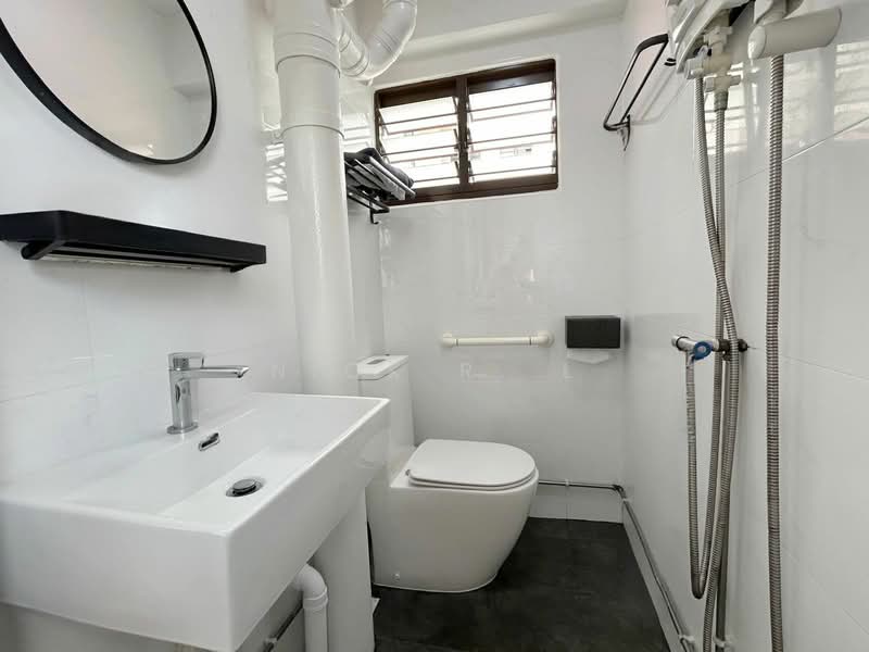 389 Yishun Avenue 6 HDB Flat For Sale at S$ 518,000 | PropertyGuru Singapore - Bathroom
