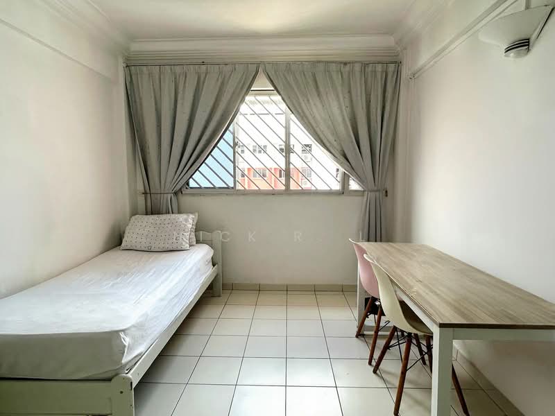 389 Yishun Avenue 6 HDB Flat For Sale at S$ 518,000 | PropertyGuru Singapore - Bedroom