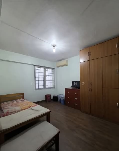 20 Dover Crescent HDB Flat For Sale at S$ 410,000 | PropertyGuru Singapore - Bedroom