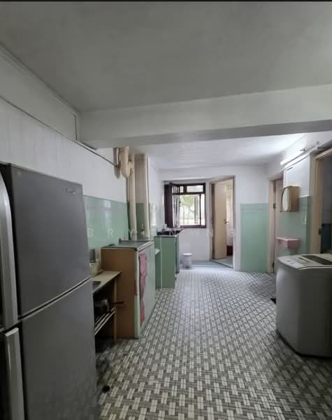 20 Dover Crescent HDB Flat For Sale at S$ 410,000 | PropertyGuru Singapore - Kitchen