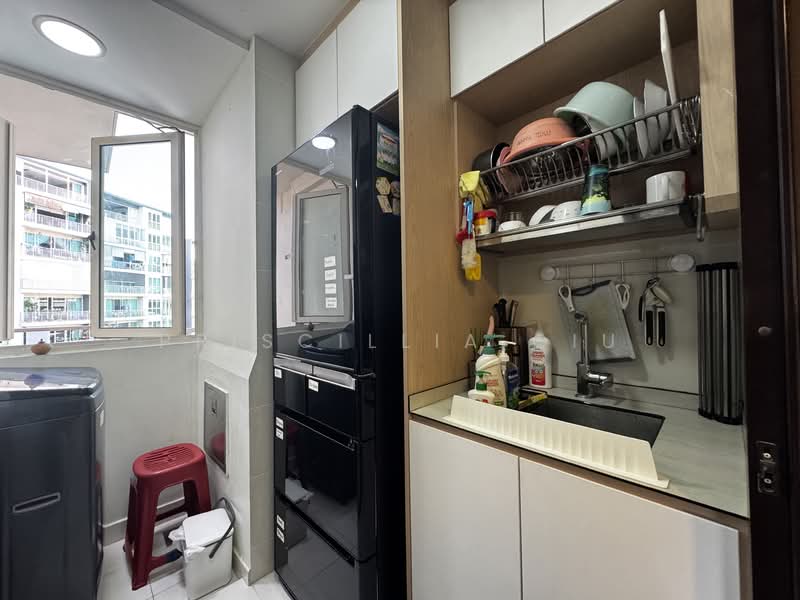 Watercolours Executive Condominium For Sale at S$ 995,000 | PropertyGuru Singapore - Kitchen