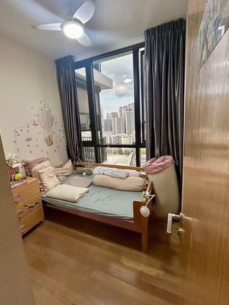 The Trilinq Condominium For Sale at S$ 2,700,000 | PropertyGuru Singapore - Common Bedroom 3