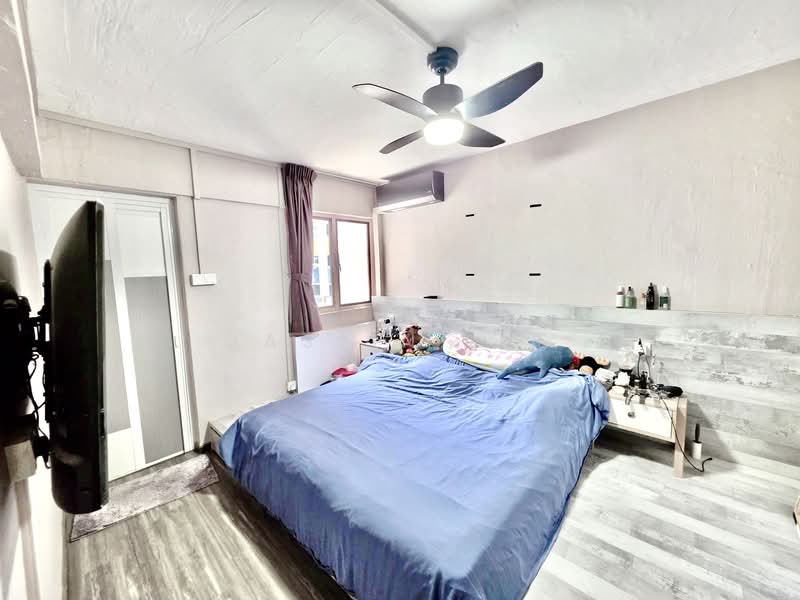 224 Yishun Street 21 HDB Flat For Sale at S$ 478,888 | PropertyGuru Singapore - Bedroom