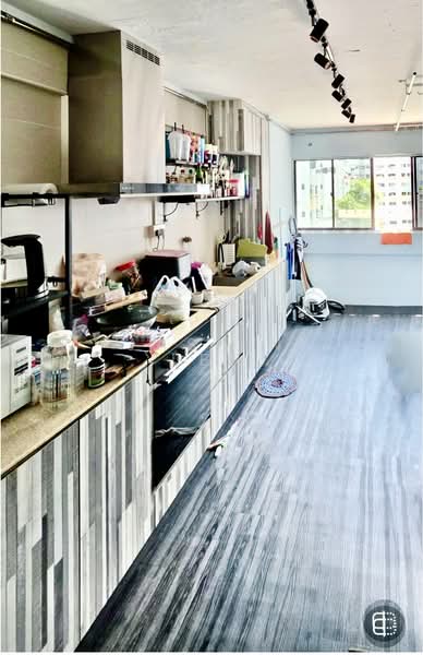 224 Yishun Street 21 HDB Flat For Sale at S$ 478,888 | PropertyGuru Singapore - Kitchen