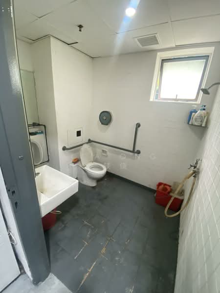 Woodlands Industrial Park E1, 19 Woodlands Industrial Park E1, 3,025 sqft, Factory / Workshop (B2) For Rent, by Lisa Ong 王镁侥, 500090838 - Bathroom - CommercialGuru.com.sg