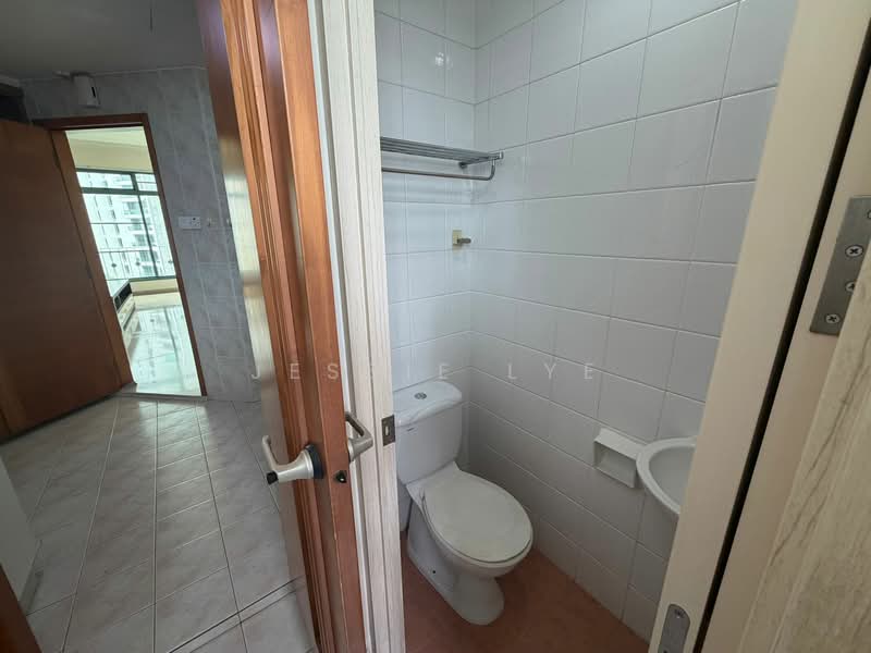 Mutiara View Apartment For Sale at S$ 2,900,000 | PropertyGuru Singapore - Bathroom