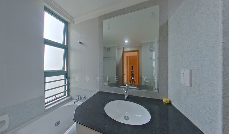 Mutiara View, 11 Jalan Mutiara, 3 Bedrooms, 1,163 sqft, Apartment For Sale, by Jessie Lye, 500090842 - Master Bathroom / Original  - PropertyGuru.com.sg